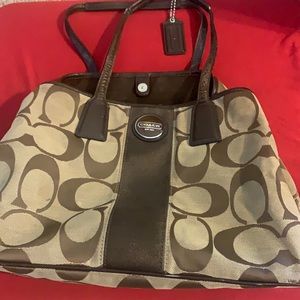 Brown/tan coach logo medium/large handbag